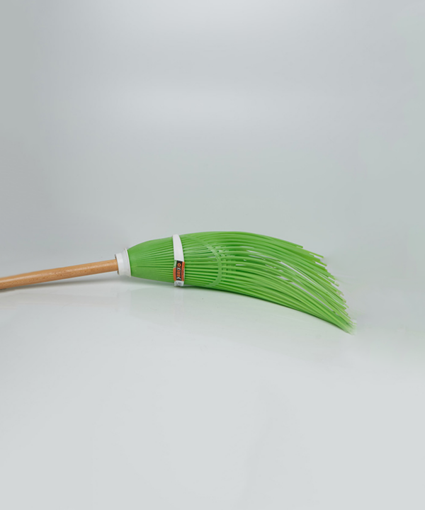 Scopa PP a fili 58 cm c/manico