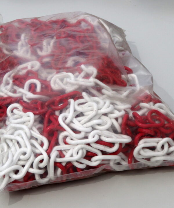 Catena segnaletica rossa e bianca