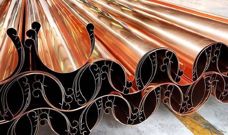 immagine che illustra chiaramente come sono le grondaie in rame di lattoneria cotugno a benvento, le migliori della campania