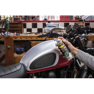 CERA LUCIDANTE MOTO SPRAY WD-40 SPECIALIST - immagine 2