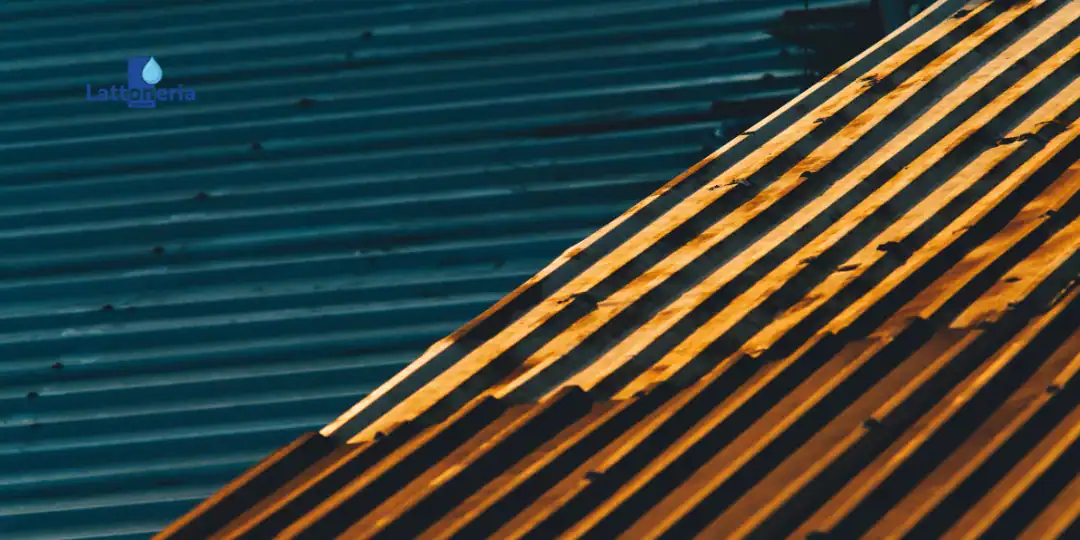 Lattoneria rame per tetti: copertura metallica con scossaline rame, soluzione resistente e di pregio estetico.